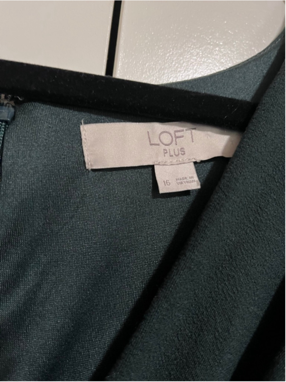 Women's LOFT Plus Green Long Sleeve Wrap Dress Size 16 - Picture 8 of 8